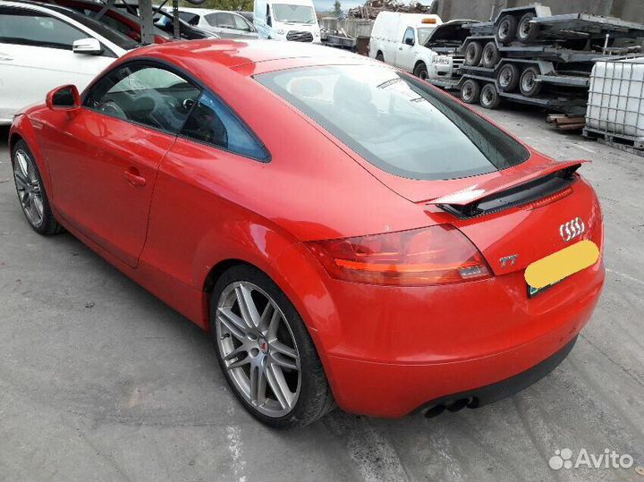 В разборе Audi TT 8j