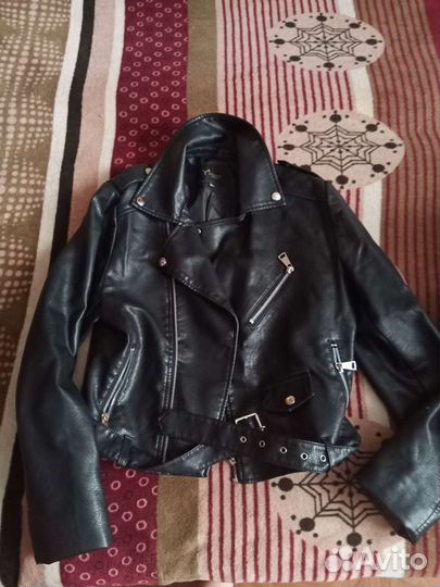 Много вещей на девочку 146-164 рост