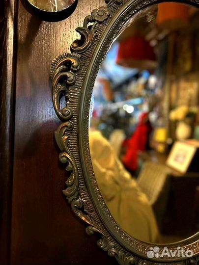 Зеркало в раме из чугунной ковки