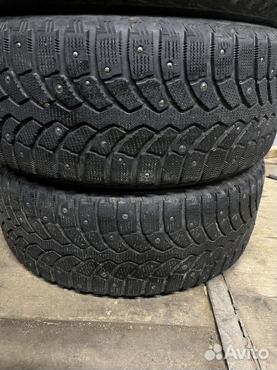 Bridgestone Blizzak Spike-01 225/55 R17