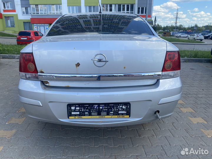 Опель астра Н седан в разбор на запчасти