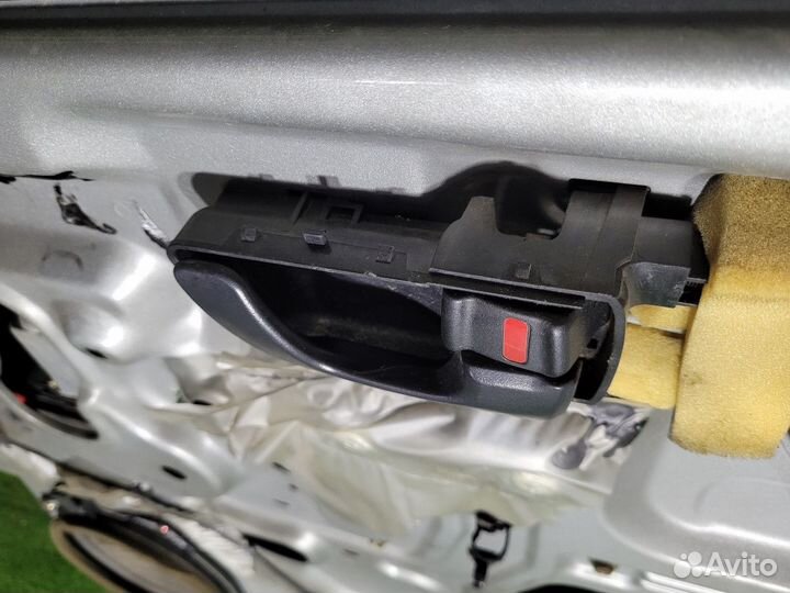 Ручка внутрення передняя прав Mitsubishi Pajero Io