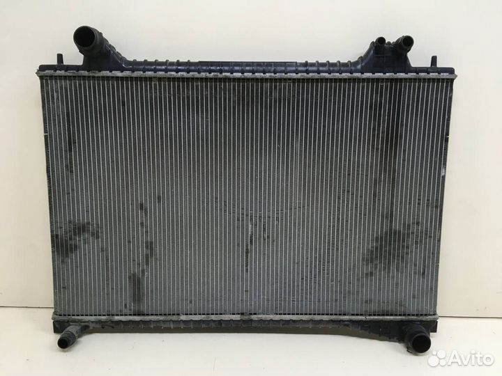 Радиатор охлаждения двигателя Jaguar XE 760 2014-2