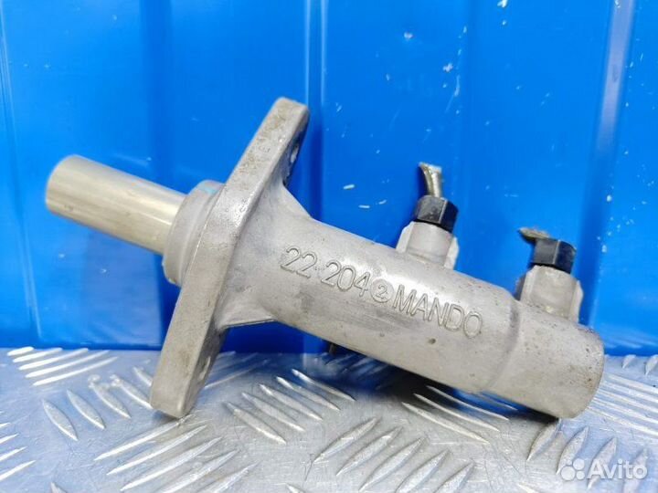 Главный тормозной цилиндр Kia Sorento 2 XM 2.2