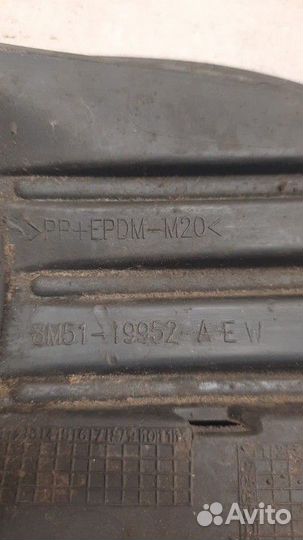 Решетка в бампер правая под птф Ford Focus