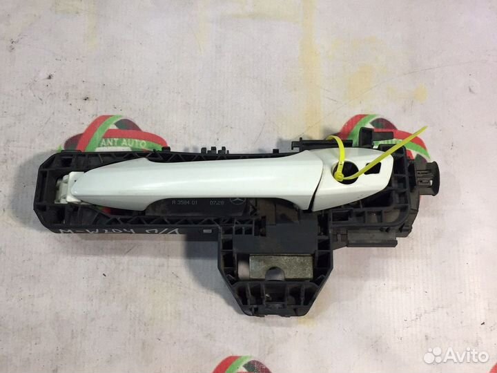 Mercedes W204 C180 Внешние ручки дверей