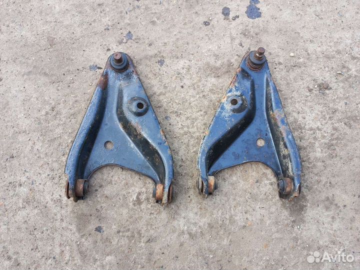 Рено Логан передние рычаги