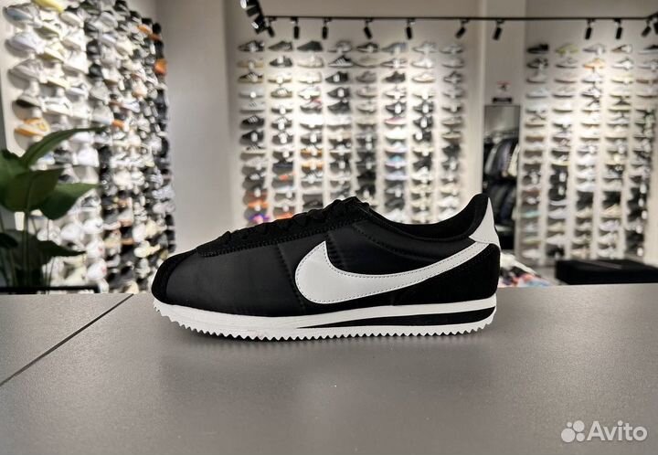 Кроссовки нейлон Nike cortez в ТЦ Мега Молл