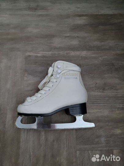 Коньки фигурные р. 28