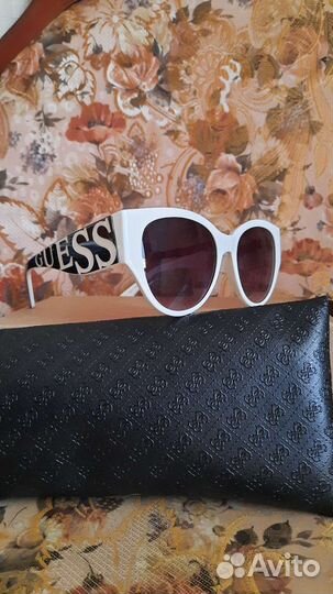 Солнцезащитные очки женские guess