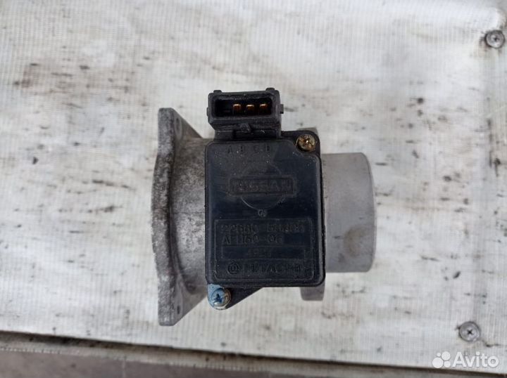 Nissan Primera P10 расходомер воздуха 22680-53j00
