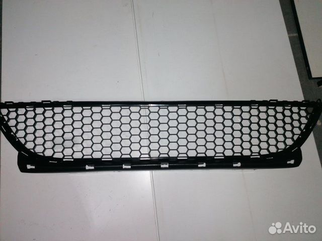 Решетка бампера передняя Logan