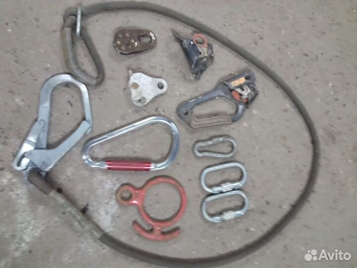 Карабины для альпинизма бу