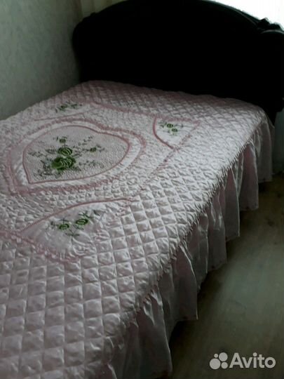 Покрывало на кровать с одной спинкой