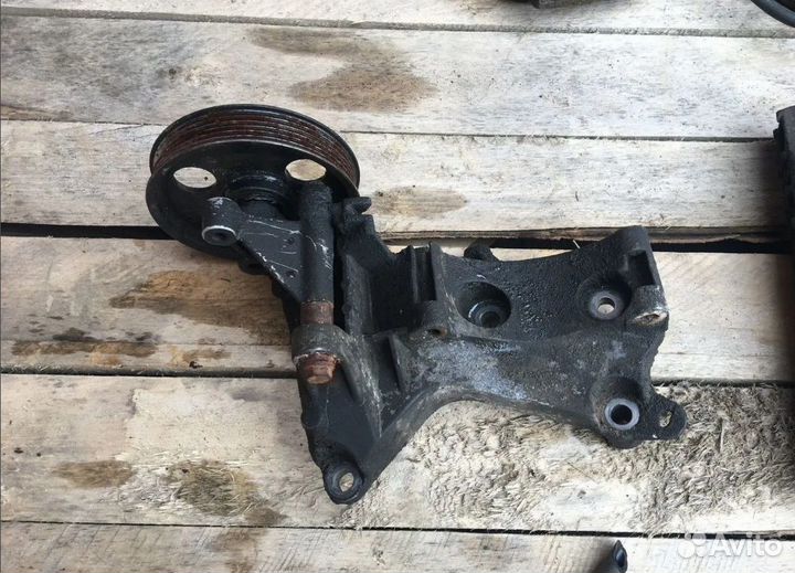 Кронштейн Renault Megan 2 K4M