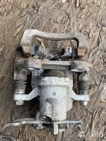 Суппорт задний правый на Mini Mini F55 F56