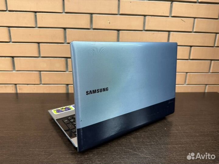 Ноутбук Samsung/i7/8Гб/SSD