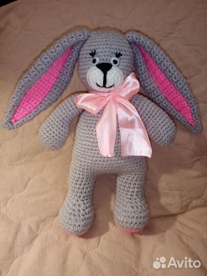 Вязаная игрушка: Заяц