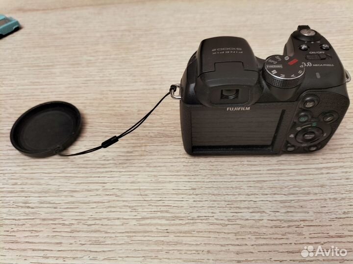 Цифровой фотоаппарат Fujifilm finepix s1000