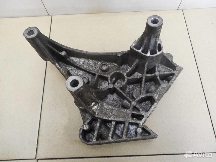 Кронштейн опоры двигателя Octavia (A5 1Z) 2004-201