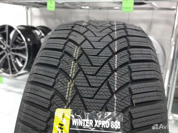 Roadmarch Winter XPro 888 225/50 R18 99H