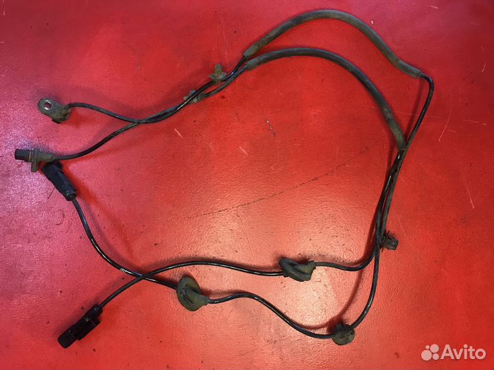 Датчик ABS задний Mitsubishi Lancer 10 1.5