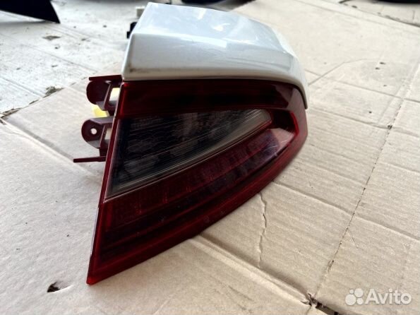 Задний фонарь Киа Стингер