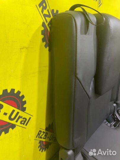 Сиденья задняя Nissan Patrol Y62 Y62 5.6 2011