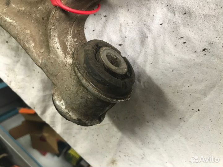 Рычаг подвески передний правый Ford Фокус 3