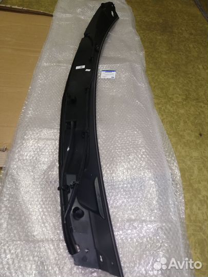 Панель воздухозаборника жабо Ford Transit 2461824