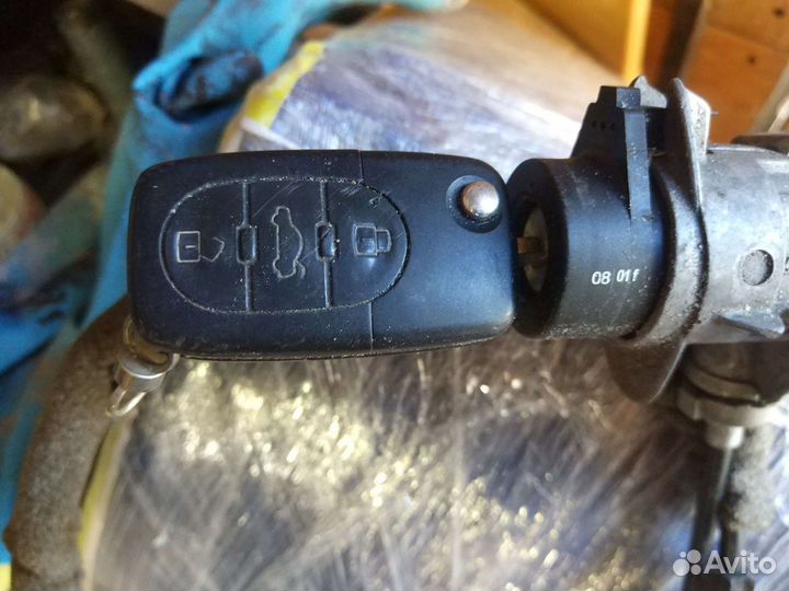Замок зажигания с ключом audi
