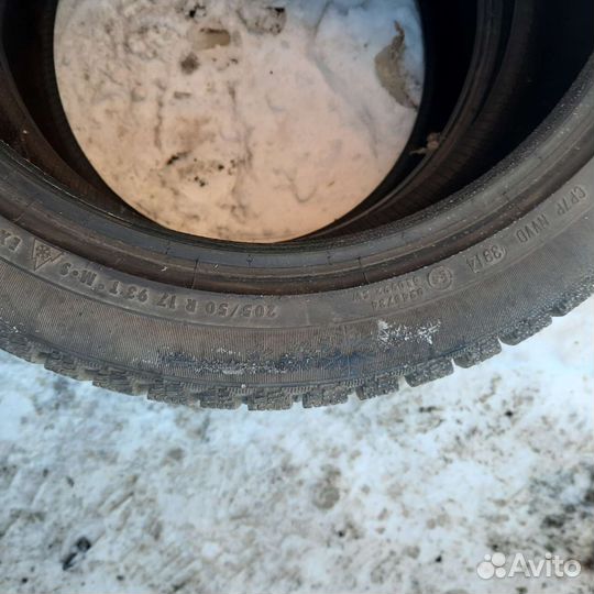 Continental ContiIceContact 205/50 R17