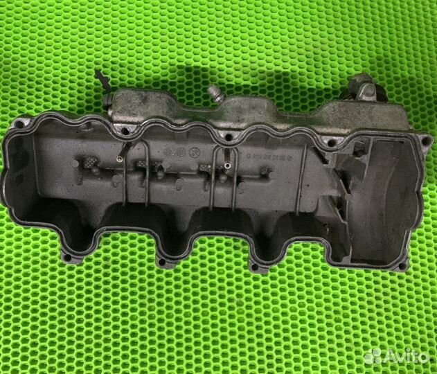 Клапанная крышка двигателя Mercedes E W211