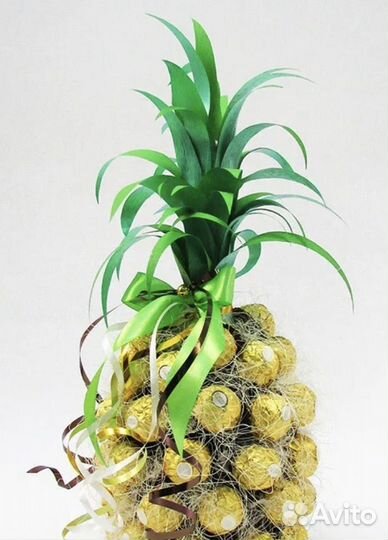 Ананас из конфет