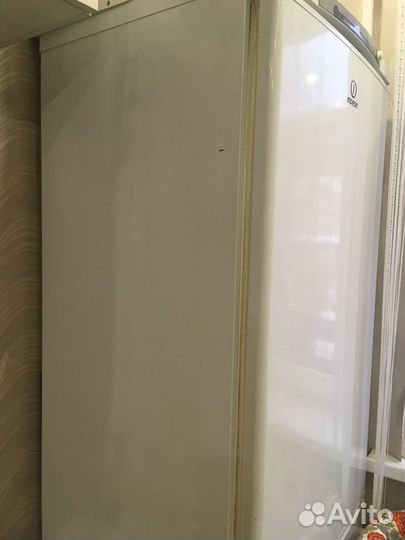 Холодильник бу indesit