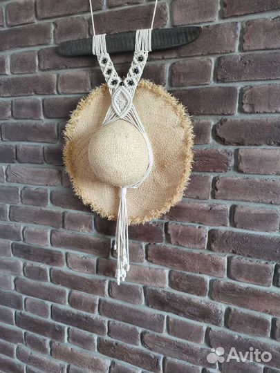 Подвес для шляпы в технике макраме