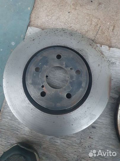 Тормозные диски на Toyota camry 50