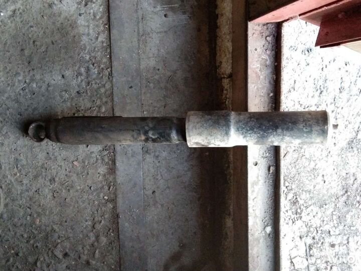 Амортизатор toyota Land cruiser 100