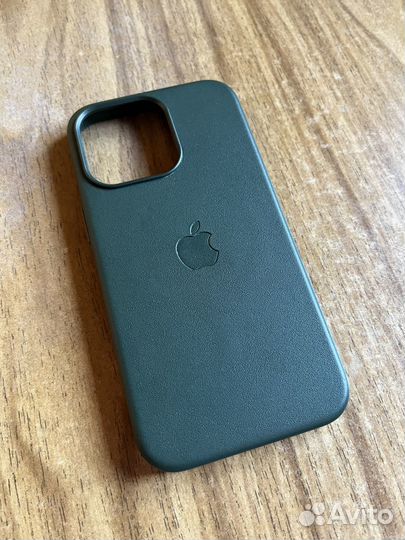 Кожаный зеленый чехол для iPhone 13 Pro
