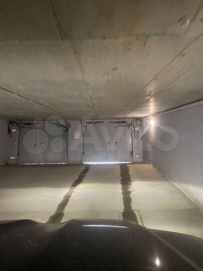 Машиноместо, > 30 м²