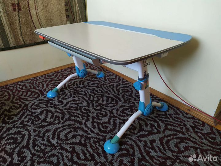 Растущая парта для школьника