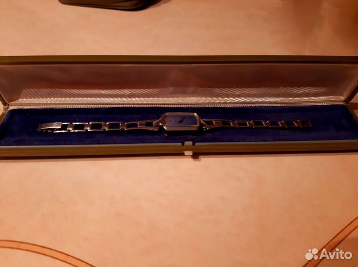 Часы луч женские механические ходят