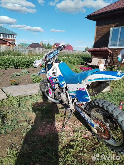 Honda CRM 250R