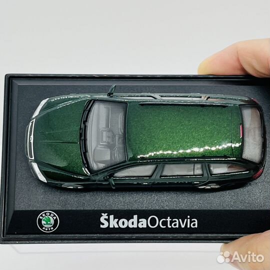 Skoda Octavia Combi green 2004 Abrex 1:43