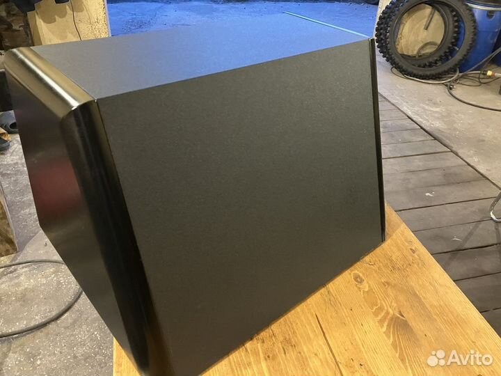 Автомобильный сабвуфер Focal SB27V1