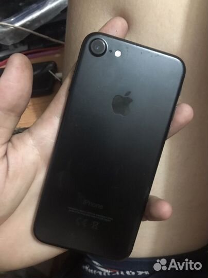 Телефон iPhone 7