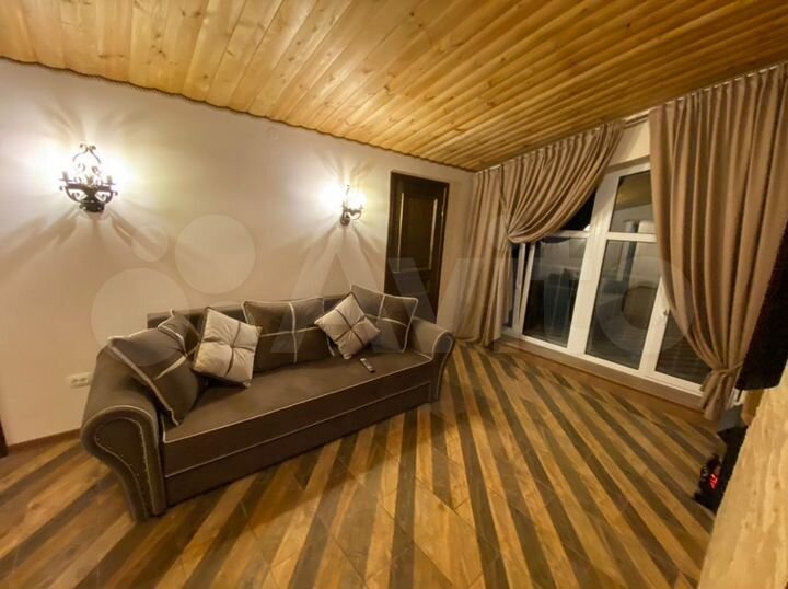 3-к. квартира, 60 м², 8/8 эт.
