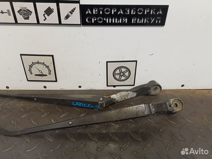 Поводок стеклоочистителя для Mitsubishi Lancer CS