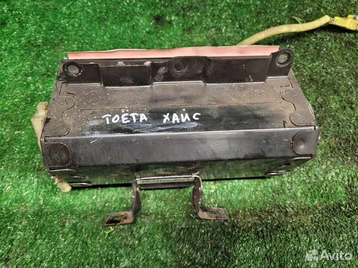 Подушка безопасности пассажирская на Hiace H200