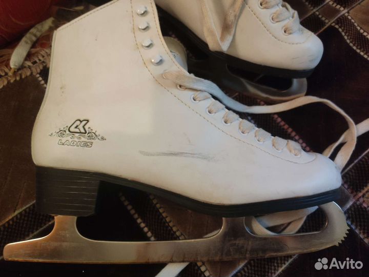 Коньки для фигурного катания женские